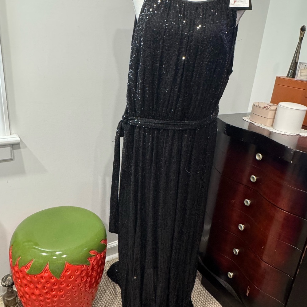 DKNY Black Sequin Sleeveless Gown - Picture 4 of 15